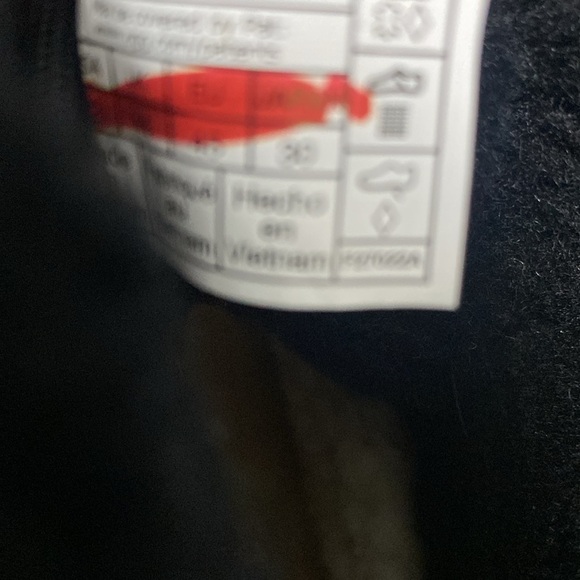 UGG BUTTE - Picture 5 of 6